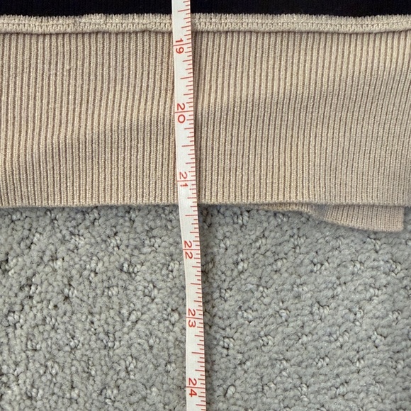 Cropped Knit Ribbed Sweater - Picture 8 of 11